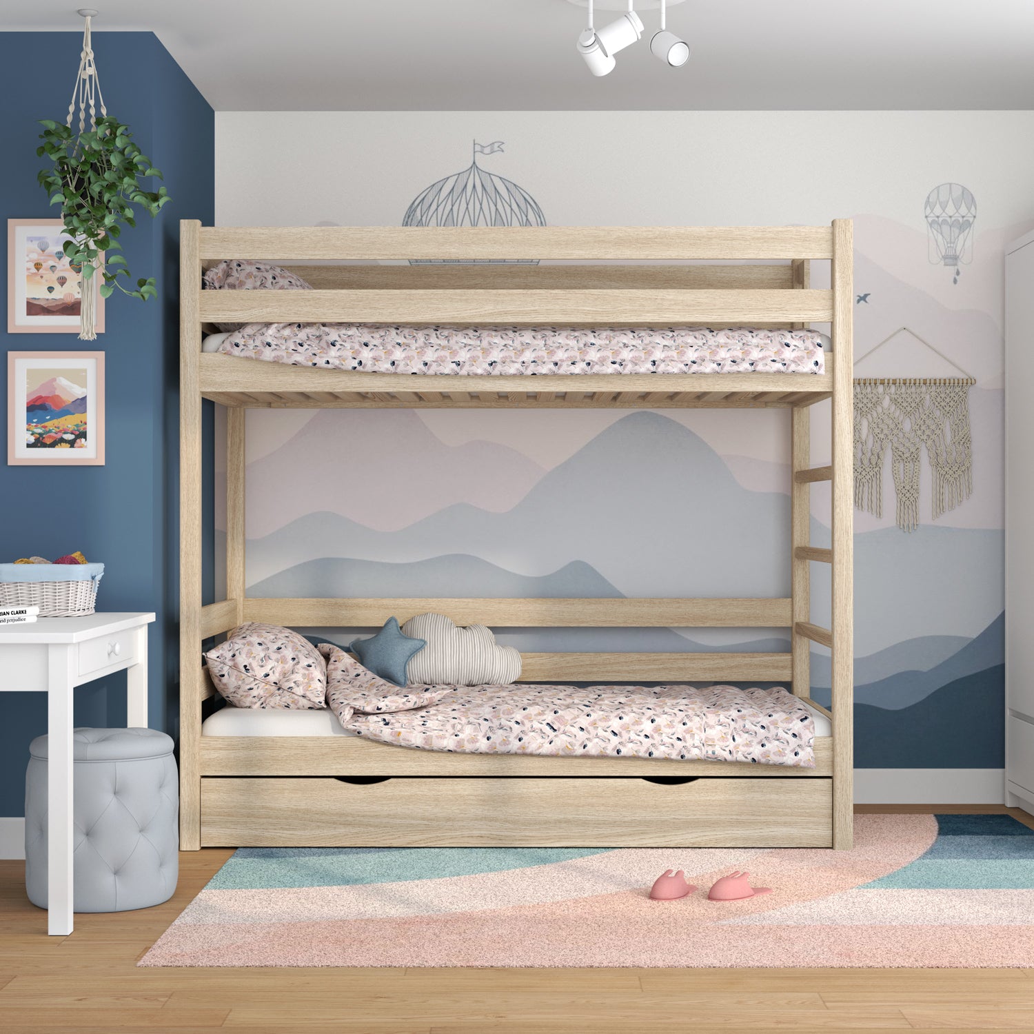 Etagenbett Eiche gebleicht aus Eichenholz – geöffnete Schublade, geräumiges Staufach unter dem Bett