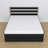 Doppelbett mit Schublade aus Holz schwarz mit Eiche – Schrägansicht, Scandi-Schlafzimmer