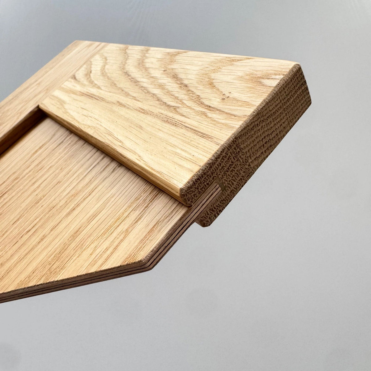 Oak front panel Nizio – natural wood grain, close-up