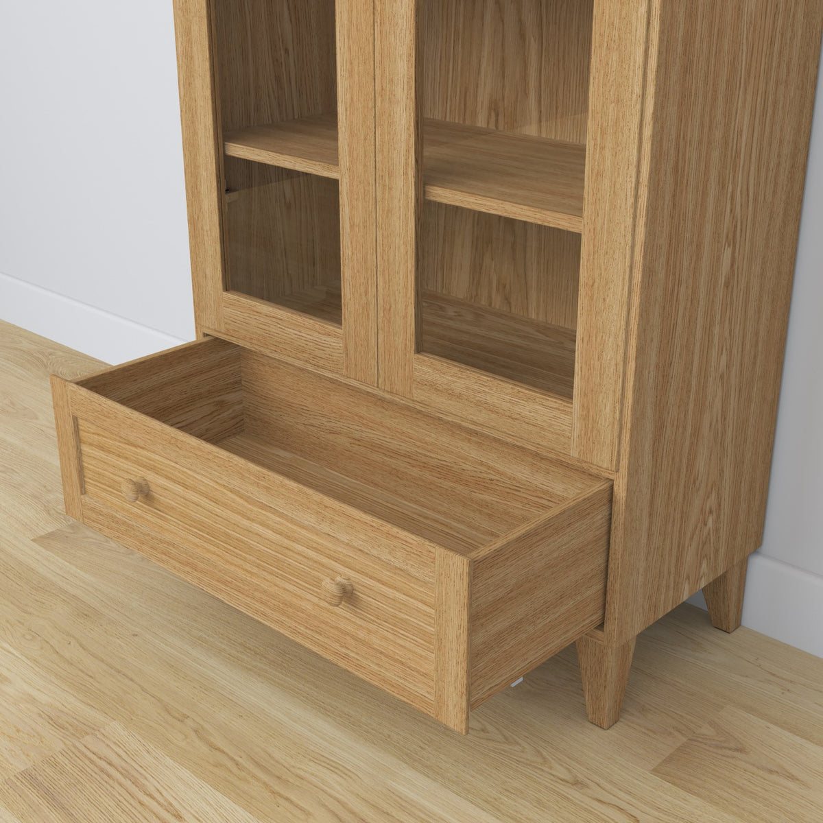 Vitrine 1S Eiche Natureiche – Tür geöffnet, Regale und Schublade innen